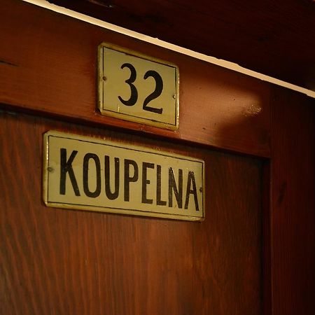 Dum Bratri Capku Hotel Budislav  Eksteriør billede